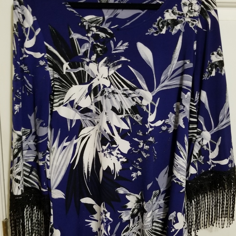 COPY - Blue & White Floral Long Sleeve Top